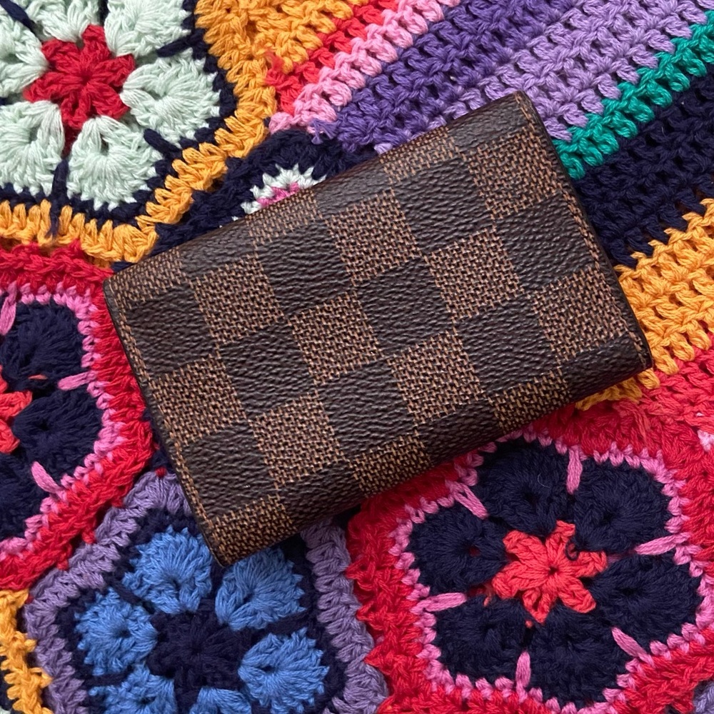 Louis Vuitton 6 Key Holder in Damier Ebene - Picture 2 of 13